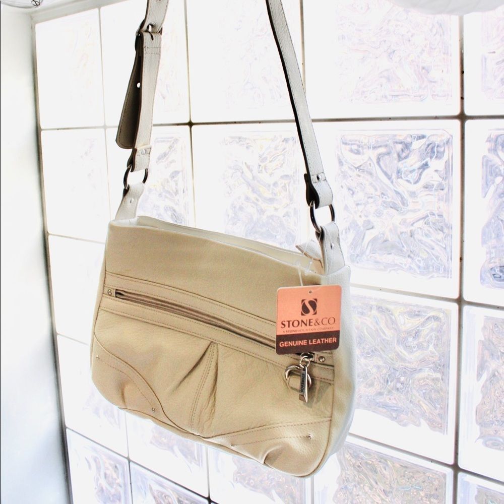 NWT stone and co. Genuine leather white bag with adjustable handle lots storage